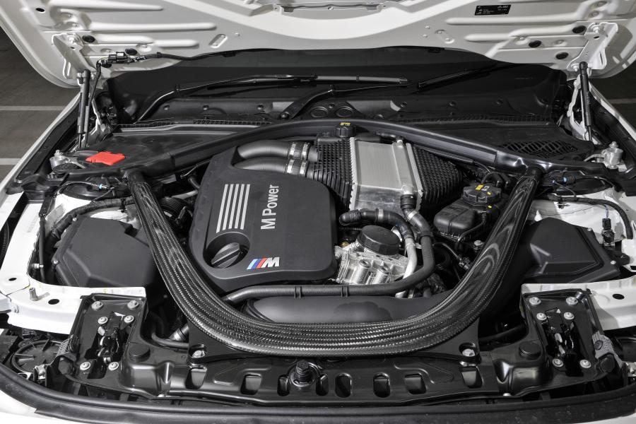  BMW M4 Coupe Competition Package 2016 года  (UK) (фото 20 из 24)